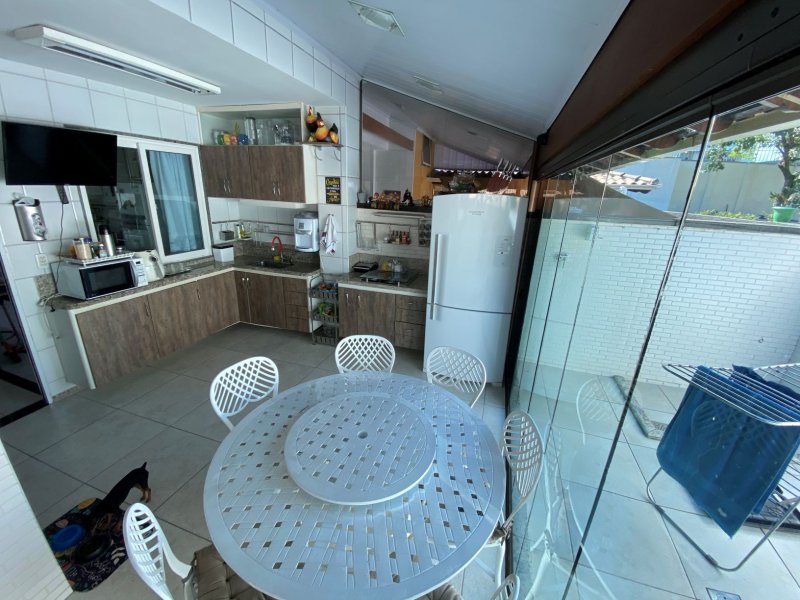 imóvel com 235m² - Parque Residencial Laranjeiras - Serra