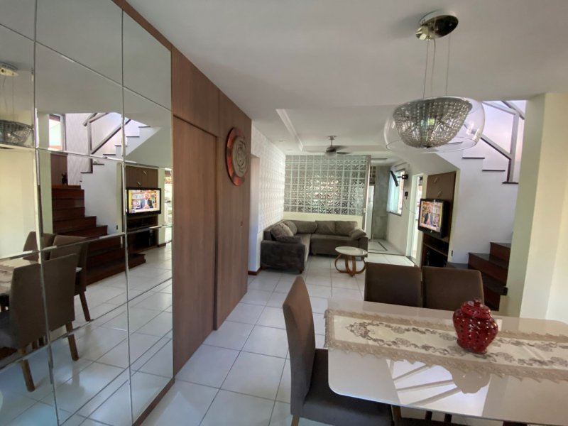 imóvel com 235m² - Parque Residencial Laranjeiras - Serra
