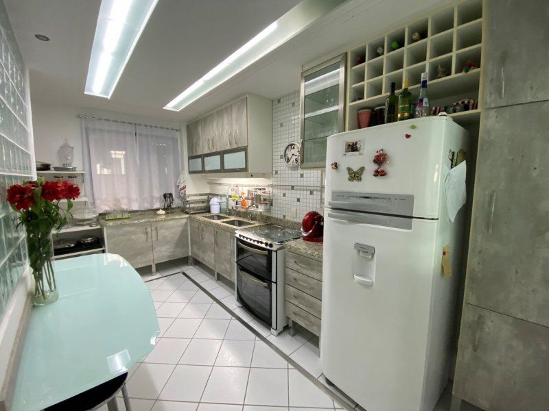 imóvel com 235m² - Parque Residencial Laranjeiras - Serra