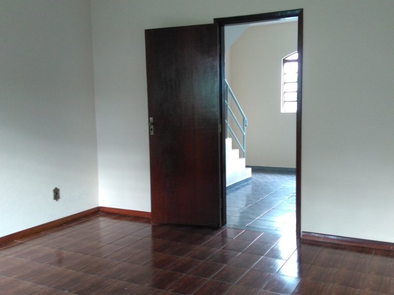 Casa à venda Diamante (Barreiro) com 300m² e 3 quartos por R$ 720.000 - 941930659-img-20190315-162920946.jpg