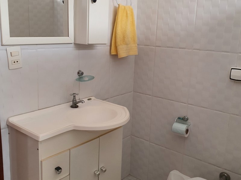 Casa à venda Jardim Monumento com 95m² e 2 quartos por R$ 270.000 - 1815597330-banheiro-01.jpg