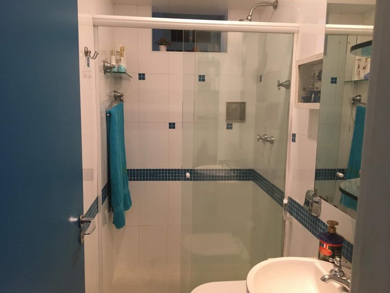Apartamento à venda Leme com 120m² e 3 quartos por R$ 1.900.000 - 2124994028-banheiro-social-azul-3.jpg