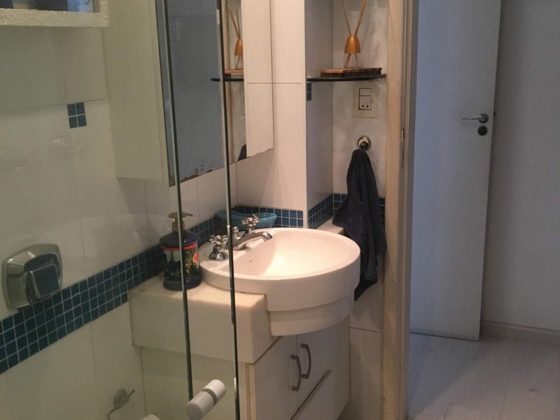 Apartamento à venda Leme com 120m² e 3 quartos por R$ 1.900.000 - 350607185-banheiro-social-azul-4.jpg