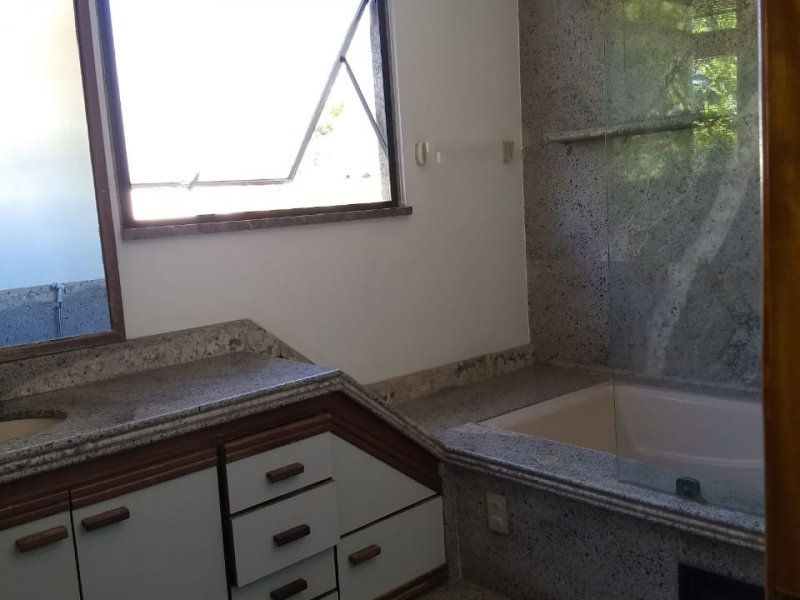 Casa à venda Jardim Guanabara com 250m² e 3 quartos por R$ 980.000 - 1921792006-banheiro-suite.jpeg