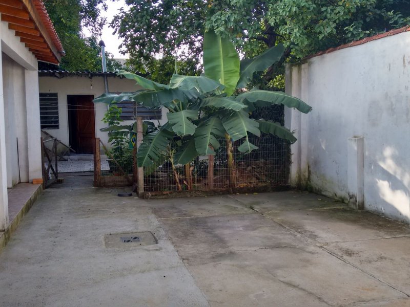 Casa à venda Centro com 300m² e 3 quartos por R$ 1.200 - 1558024794-60a26ac6-b192-4cad-af0f-dbfce7c965e7.jpg
