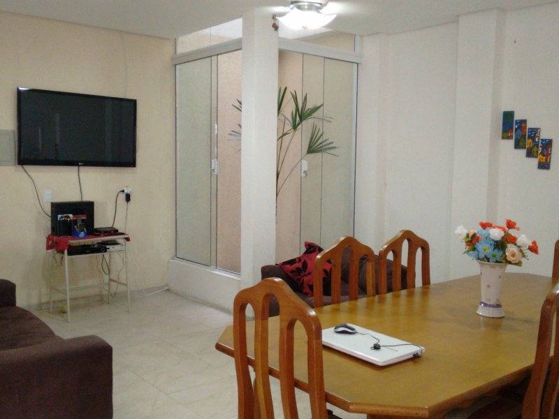 Casa à venda Centro com 300m² e 3 quartos por R$ 1.200 - 1799827651-6acf80a6-ce07-4a35-a73b-c0f5214df73f.jpg