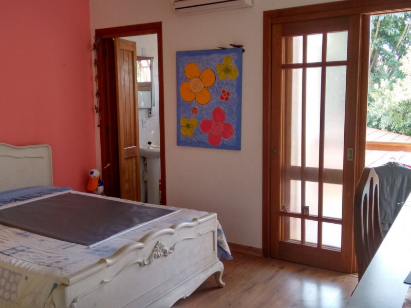 Casa à venda Centro com 300m² e 3 quartos por R$ 1.200 - 2002258365-91c93559-428f-4a7a-ae34-26e21bc03865.jpg
