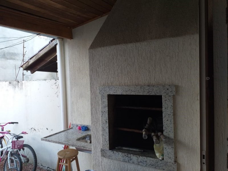 Casa à venda Hípica com 101m² e 2 quartos por R$ 302.000 - 1535742609-9-churrasqueira-area.jpg
