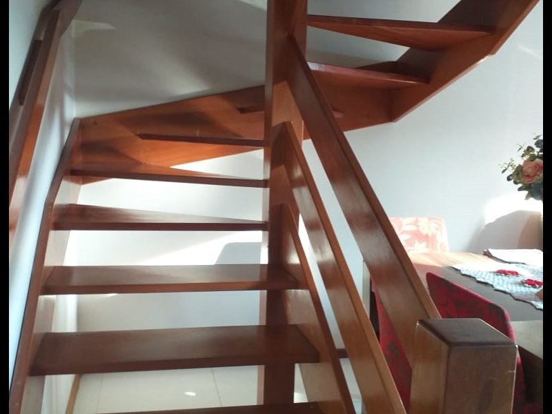 Casa à venda Hípica com 101m² e 2 quartos por R$ 302.000 - 1905970760-12-escada-vista-da-sala.jpg