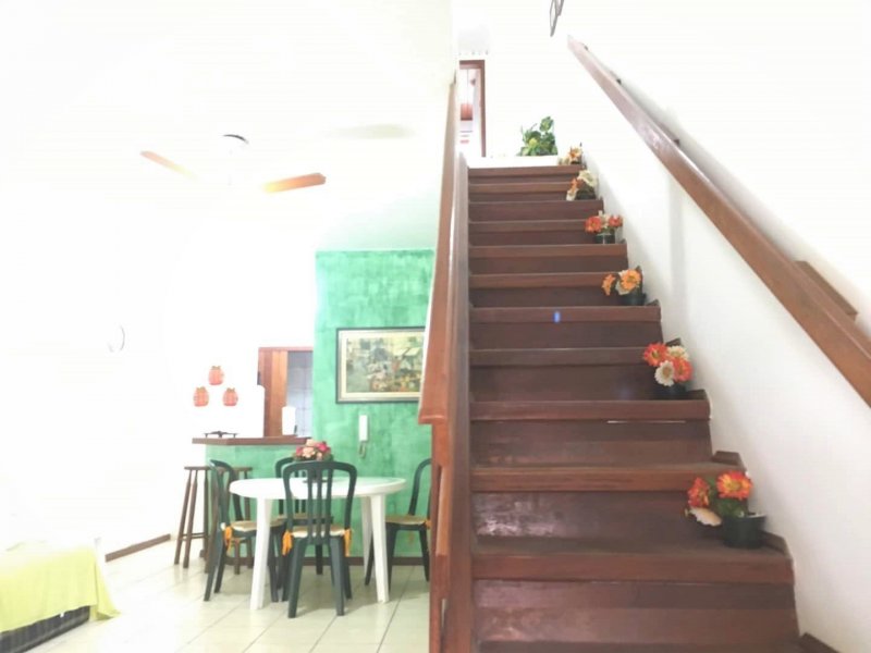 Casa de condomínio à venda Enseada Azul com 96m² e 2 quartos por R$ 299.000 - 520479281-stairs-1.jpg