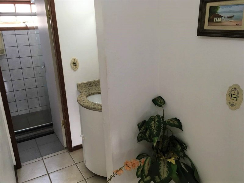Casa de condomínio à venda Enseada Azul com 96m² e 2 quartos por R$ 299.000 - 709549071-upstairs-bath-2.jpg