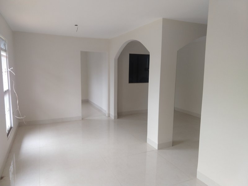 Casa à venda Leonor com 250m² e 5 quartos por R$ 420.000 - 411669741-img-20210130-091147278.jpg