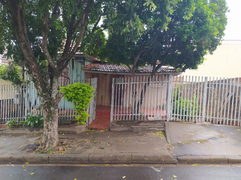 Casa à venda Centro com 400m² e 4 quartos por R$ 190.000 - 1322642203-casa3.jpg
