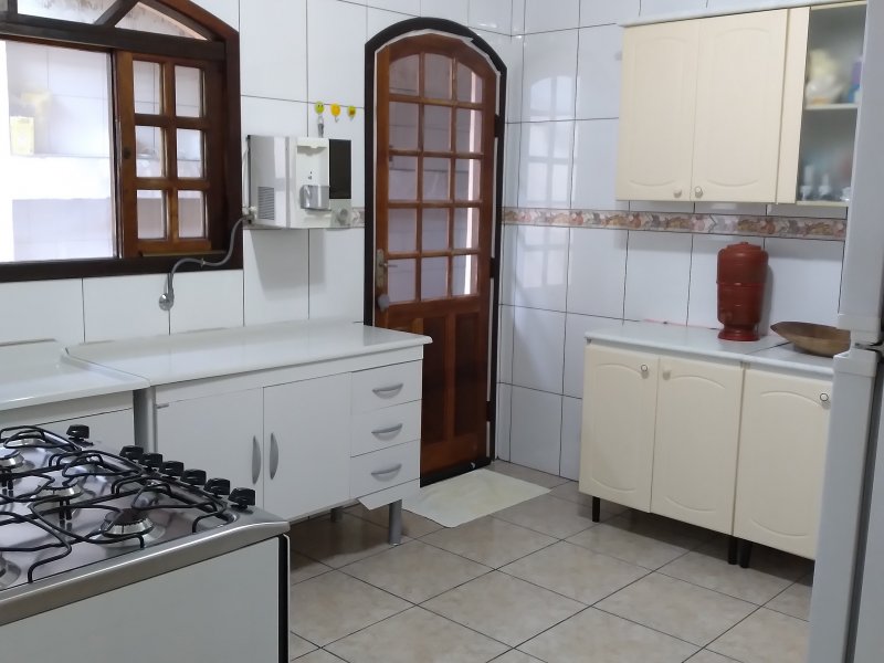 Casa à venda Parque Santo Antônio com 250m² e 2 quartos por R$ 600.000 - 1632700040-inbound7877116829696556230.jpg