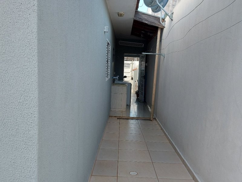 Casa à venda Jd Vitoria com 100m² e 3 quartos por R$ 340.000 - 751973939-20201208-170743.jpg