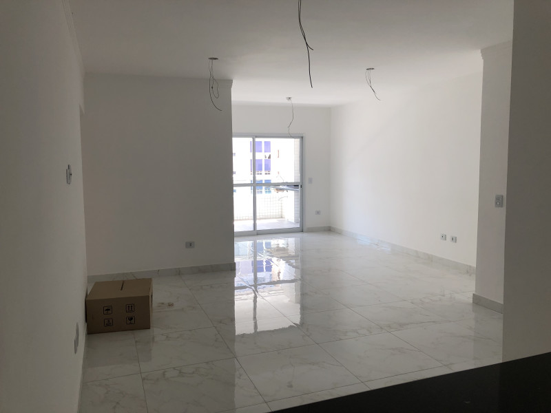 Apartamento à venda Guilhermina com 158m² e 3 quartos por R$ 860.000 - visao-da-cozina-para-as-salas.jpg