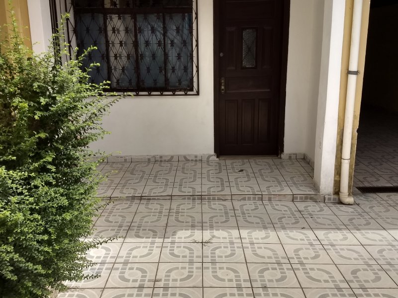 Casa à venda Jardim Utinga com 162m² e 3 quartos por R$ 450.000 - 1610722857-1-fachada-3.jpg