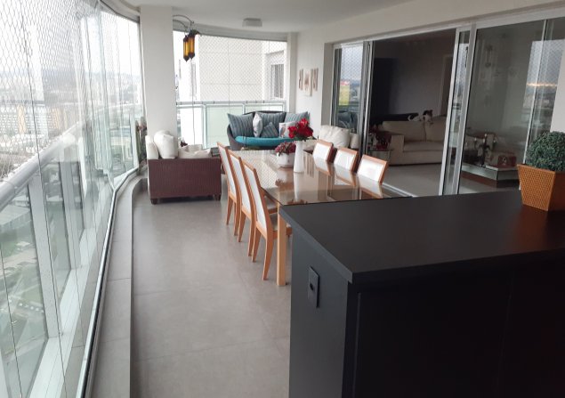 imóvel com 205m²