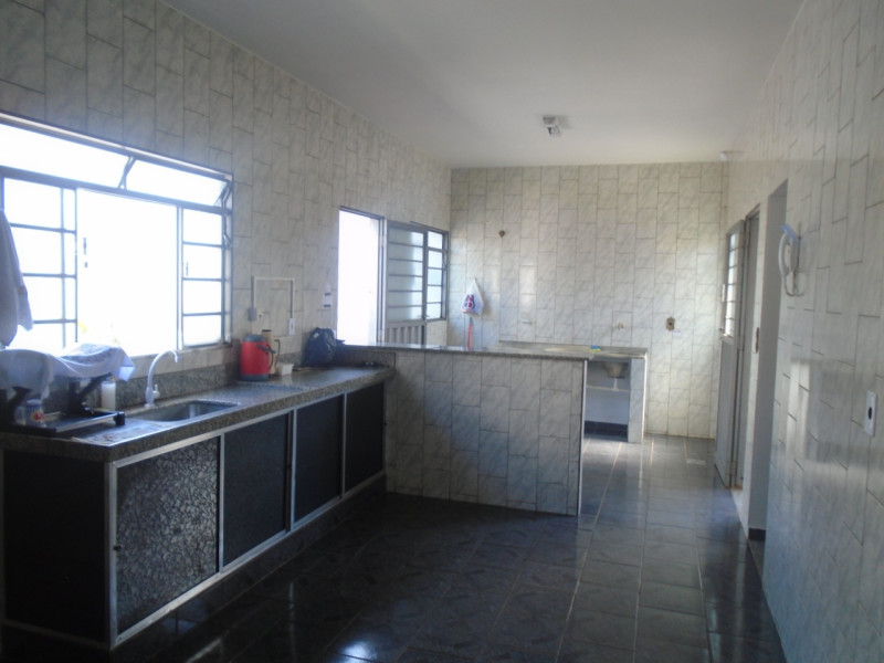 Casa à venda Santa Mônica com 200m² e 3 quartos por R$ 350.000 - img-20210206-wa0015.jpg