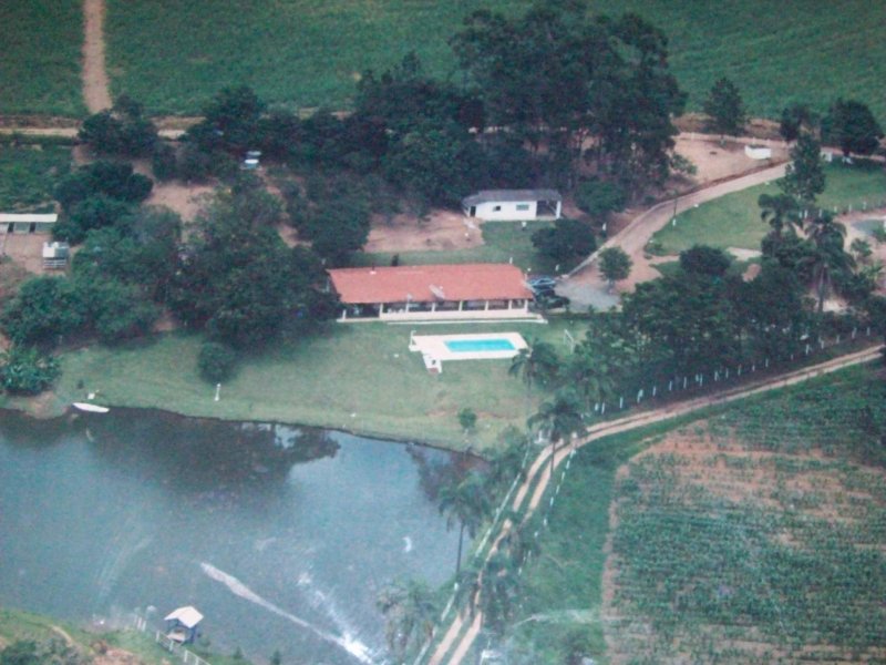 Chácara à venda Parque do Lago com 500m² e 5 quartos por R$ 850.000 - 797655325-ed035334-040c-486f-83bd-a6d9f1e744fc.jpeg