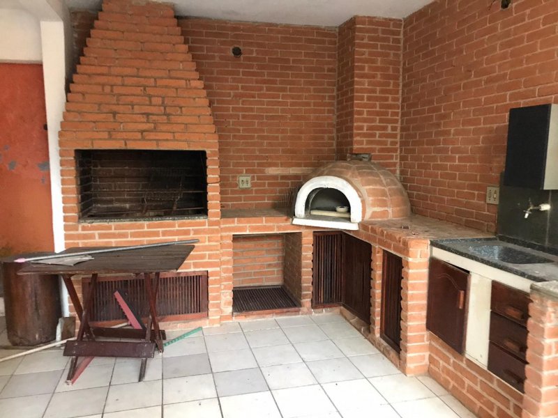 Casa à venda Jardim Cruzeiro com 150m² e 3 quartos por R$ 630.000 - 157141012-churrasqueira-e-forno-a-lenha-copia.jpeg