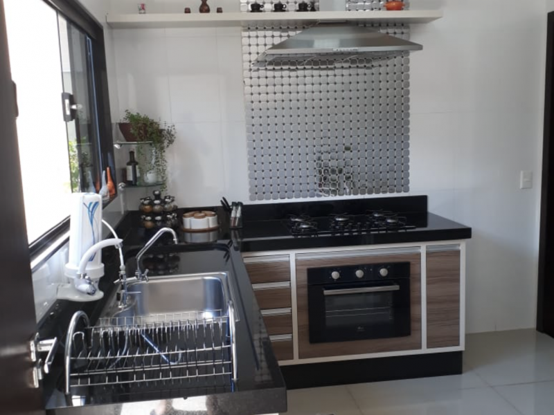 Casa à venda Santa Marta com 296m² e 4 quartos por R$ 980.000 - 1345675821-c546b979-94ff-42ec-8cba-a29db7771213.png