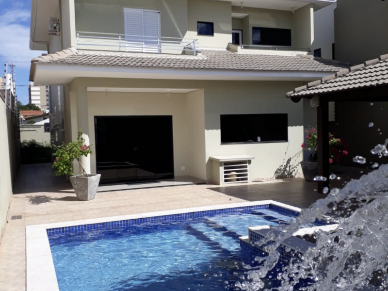 Casa à venda Santa Marta com 296m² e 4 quartos por R$ 980.000 - 2095185183-1d9620ee-c7e3-40f0-acd4-3416b8d8eb0e.png