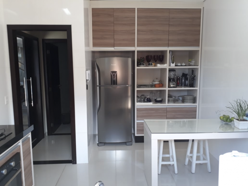 Casa à venda Santa Marta com 296m² e 4 quartos por R$ 980.000 - 222947783-512adeae-f0da-49d6-98d3-0250da50fa22.png
