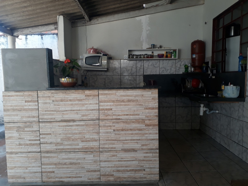 Casa à venda Custódio Pereira com 150m² e 3 quartos por R$ 368.000 - cozinha-b.jpg