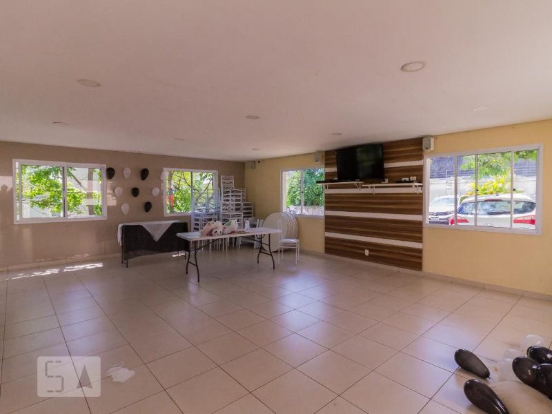 Apartamento à venda Vila Itapegica com 52m² e 2 quartos por R$ 248.000 - 1679671703-salao-festas2.jpg