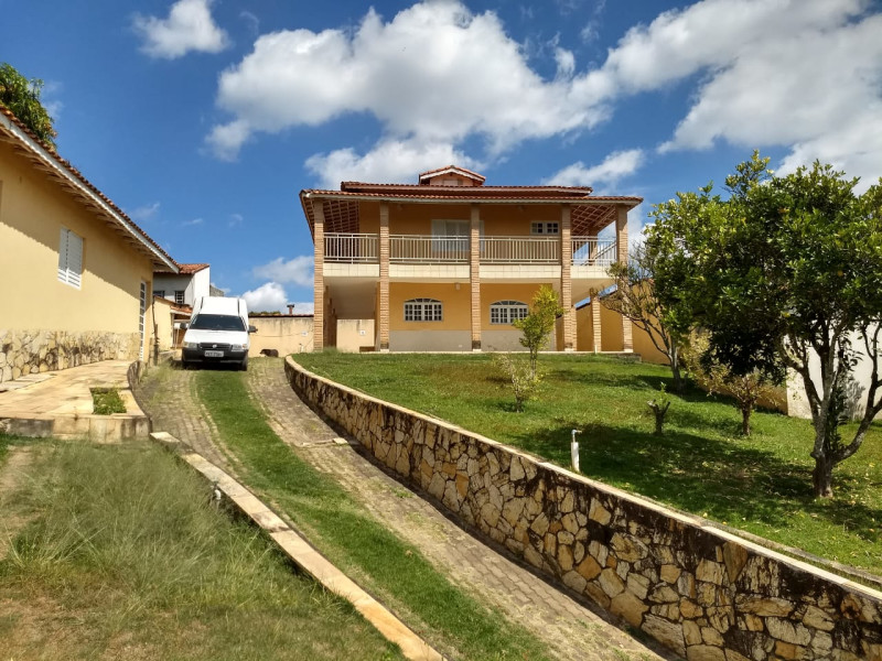 Casa à venda Jardim Sinki com 590m² e 3 quartos por R$ 450.000 - casa-fachada.jpeg