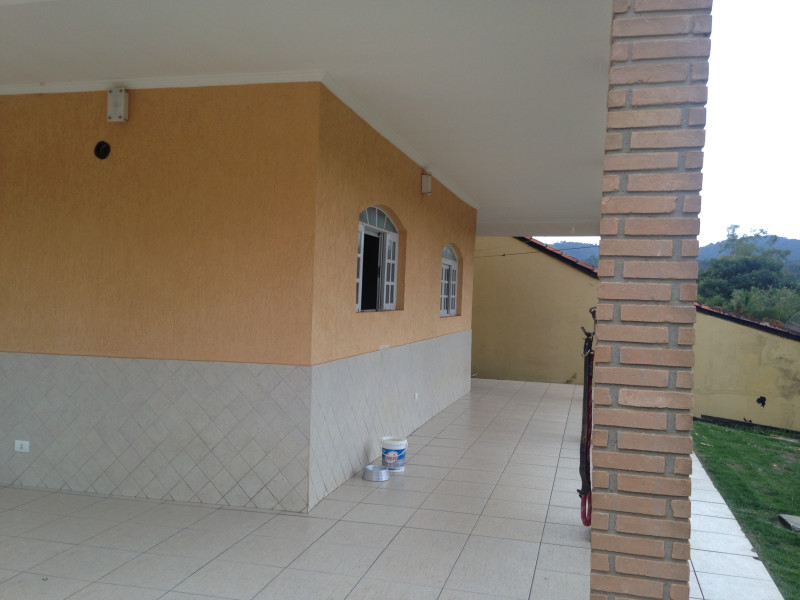 Casa à venda Jardim Sinki com 590m² e 3 quartos por R$ 450.000 - fachada-frontal-inferior.jpg