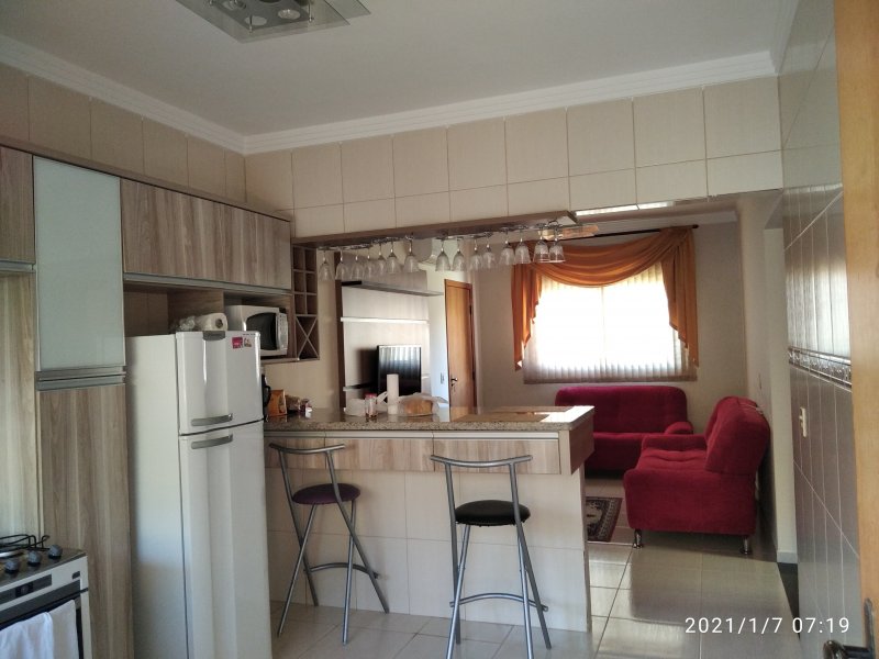 Casa à venda Setor Lagoa Quente com 200m² e 2 quartos por R$ 200.000 - 1436955772-img-20210107-071913-1.jpg