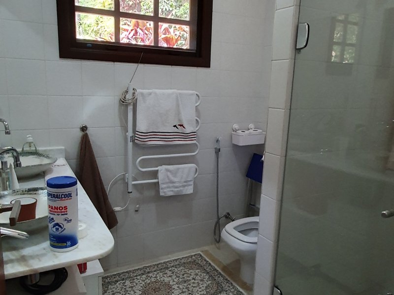 Casa à venda Itaipava com 390m² e 3 quartos por R$ 1.500.000 - 1107406743-26-banheiro-da-suite-segundo-andar.jpg