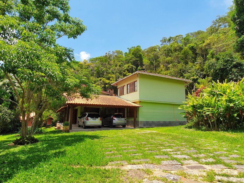 Casa à venda Itaipava com 390m² e 3 quartos por R$ 1.500.000 - 553265709-02-vista-garagem.jpg