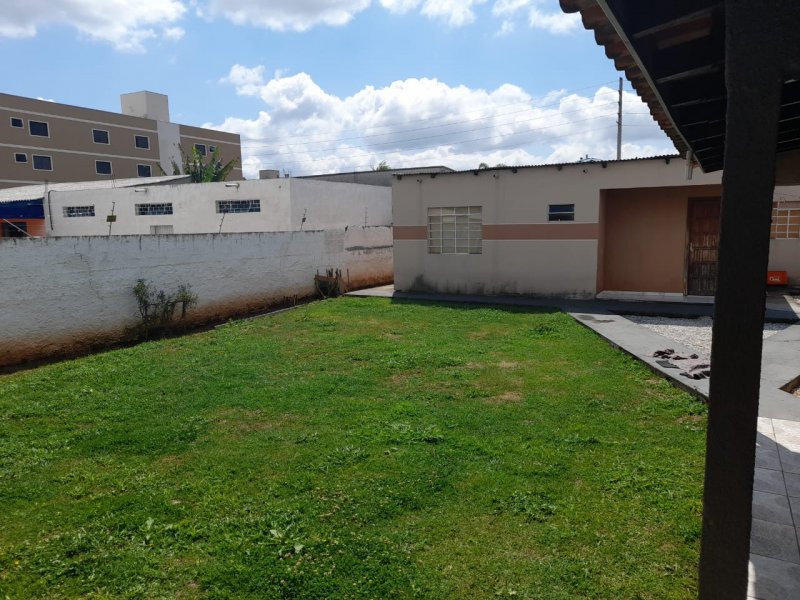 Casa à venda Jardim Amelia com 208m² e 3 quartos por R$ 550.000 - 1463268780-grama.jpeg