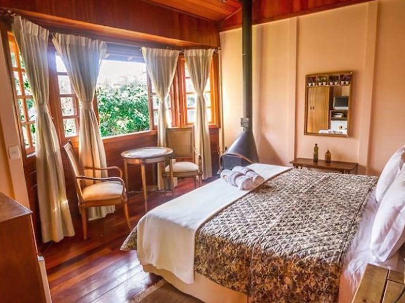 Comercial à venda Quarteirão Ingelhein com 1280m² e  quartos por R$ 6.000.000 - 1883712023-pousada-orquidea-da-serra-petropolis-standard-room-31-905216.jpg