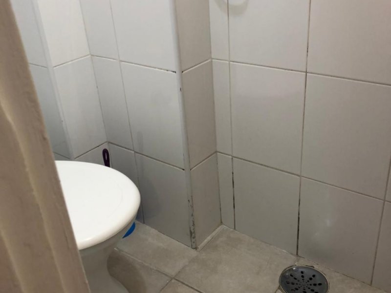 Apartamento à venda Vila Mariana com 85m² e 2 quartos por R$ 890.000 - 1105594750-banheirodeempr1.jpg