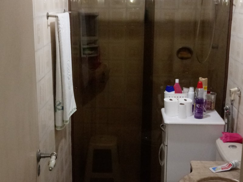 Apartamento à venda Santa Rosa com 45m² e 2 quartos por R$ 190.000 - 488929698-banheiro.jpg