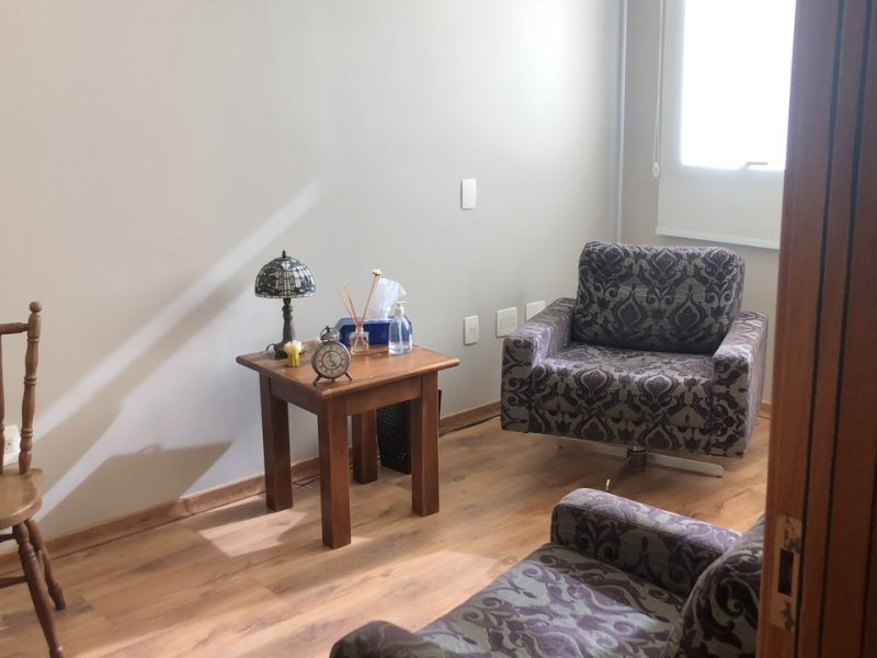 Comercial à venda Petrópolis com 30m² e 1 quarto por R$ 250.000 - 1259223092-54bd24ea-89c5-4ee5-a5d5-e26b20b93049.jpeg