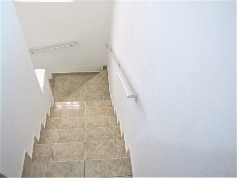 Casa à venda Jardim Santa Terezinha com 110m² e 4 quartos por R$ 498.000 - 638842061-24-escada.JPG