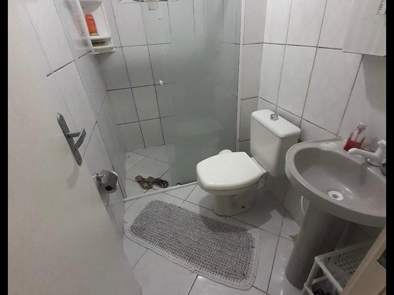 Apartamento à venda Gaspar Grande com 53m² e 2 quartos por R$ 140.000 - 1643215250-banheiro.jpeg