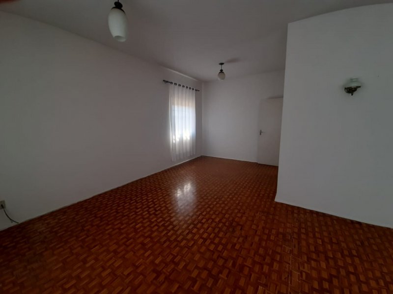 Casa à venda Jardim Dona Nicota de Barros com 211m² e 3 quartos por R$ 490.000 - 1663225082-68ad0244-a69c-433c-89bd-c201904462ed.jpeg