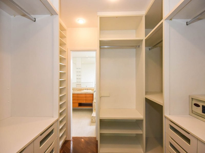 Apartamento à venda Vila Andrade com 193m² e 3 quartos por R$ 1.540.000 - 1515980275-09-closet-suite-01.jpg