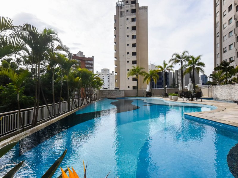 Apartamento à venda Vila Andrade com 193m² e 3 quartos por R$ 1.540.000 - 1756067598-21-piscina-01.jpg