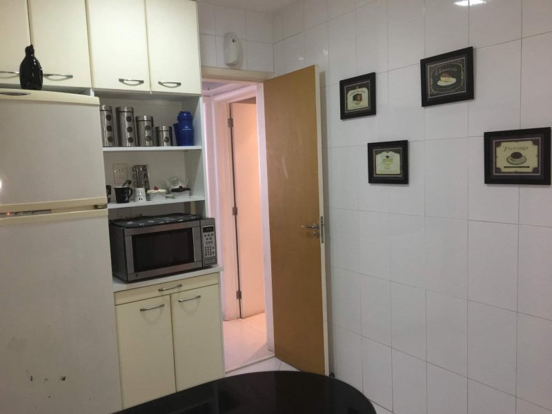 Apartamento à venda Leme com 120m² e 3 quartos por R$ 2.000.000 - 1874775943-cozinha-1.jpg