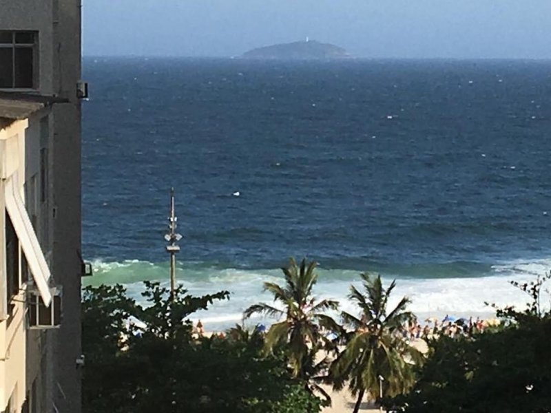Apartamento à venda Leme com 120m² e 3 quartos por R$ 2.000.000 - 803226884-vista-da-sala-1.jpeg