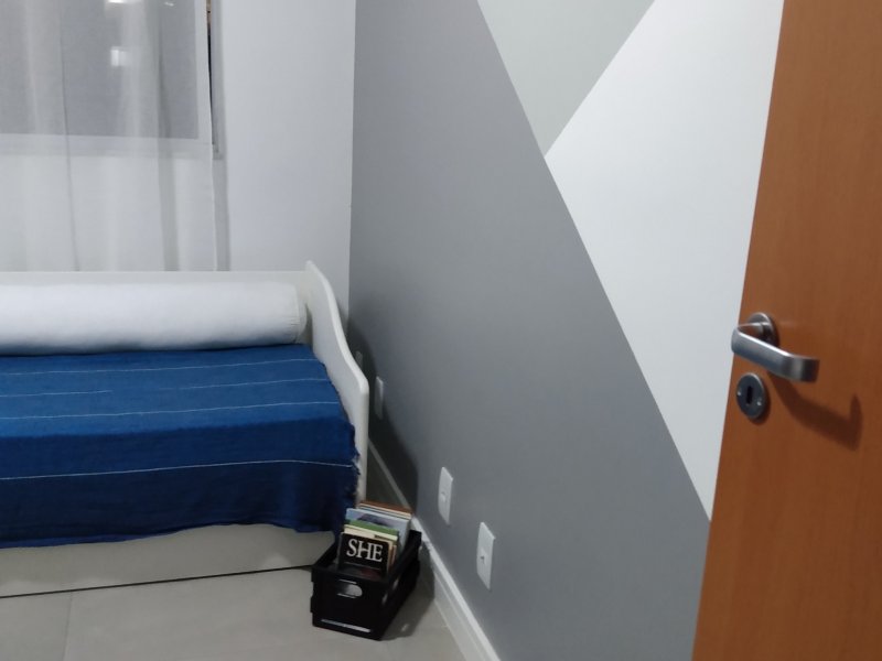 Apartamento à venda Piratininga com 55m² e 2 quartos por R$ 265.000 - 304966622-quarto-do-meio-2.jpg