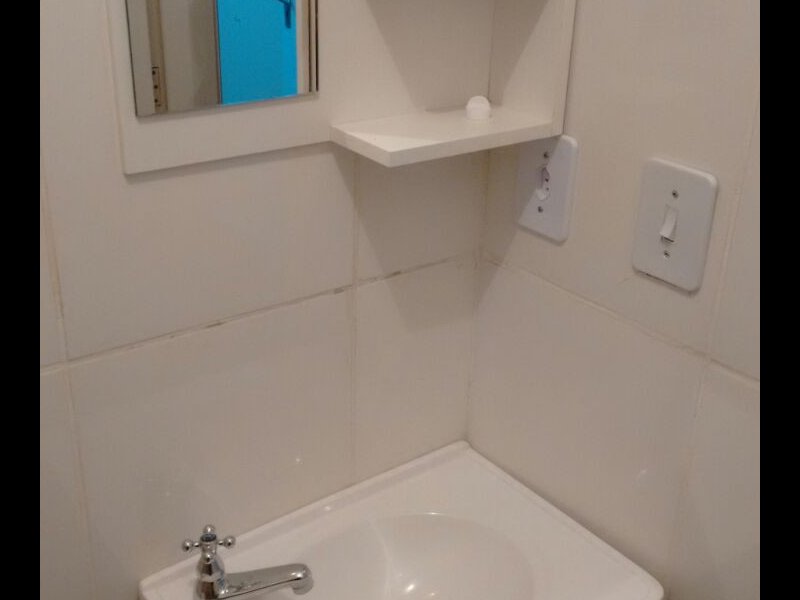 Apartamento à venda Centro  com 35m² e 1 quarto por R$ 110.000 - 1507082471-7-banheiro.jpeg