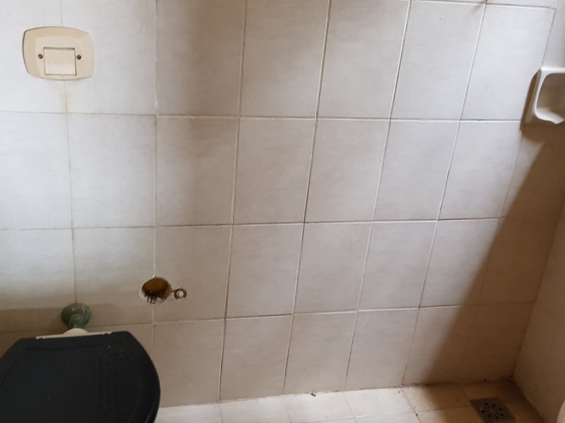 Casa à venda Vila São Judas Tadeu com 300m² e 3 quartos por R$ 150.000 - 412871785-15-banheiro-superior.jpg